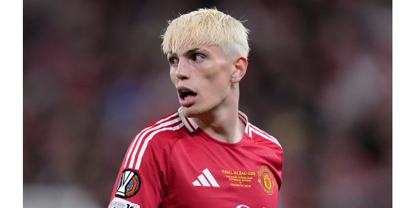 Alejandro Garnacho sloot zich eindelijk aan bij Chelsea Alejandro Garnacho sloot zich eindelijk aan bij Chelsea